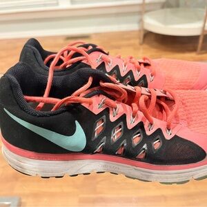 Nike Women's Coral and Black Athletic Shoes